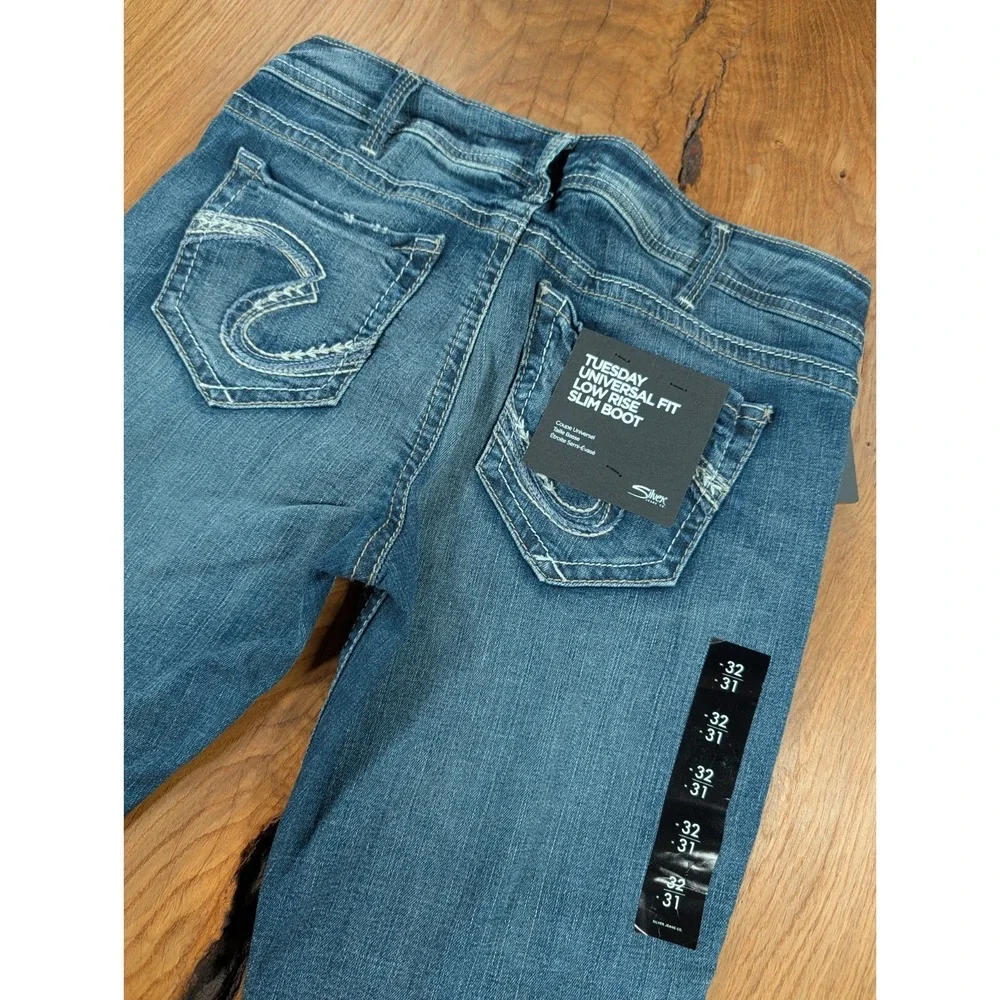 NWT Silver Jeans Tuesday Low Rise Slim Boot Jeans Womens W32 L31 Medium Wash
